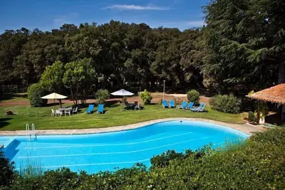 Image de Gîte rurale en pleine nature, avec piscine, tennis, idéale pour les groupes