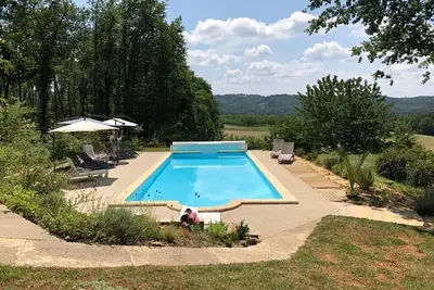 Image de Jolie maison de style périgourdine avec piscine privée chauffée, vue sur la Vézère