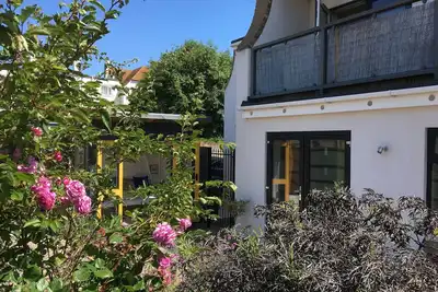 Image de Maison moderne avec 2 chambres (pouvant accueillir jusqu'à 4 personnes), à 50 mètres du bord de mer