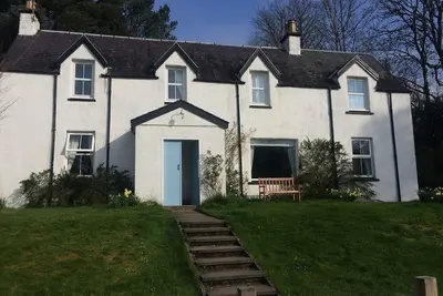 Lilybank, un chalet traditionnelle des Highlands situé dans le village de Fort Augustus.