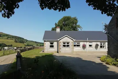 Image de City of Derry / Londonderry Drumcorn Farm Cottage avec une vue imprenable sur la campagne