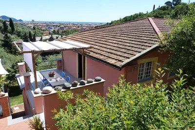Image de est un petit appartement récemment restauré. Idéal pour un couple.
