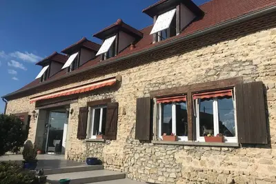 Image de Grande maison Piscine Motorisée Couverte Spa Puy-De- Dôme Vichy Clermont-Ferrand