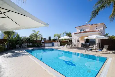 Image de New all season luxury Villa, with sea views and a large private pool