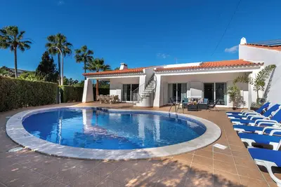 Image de Maison 5 chambres-Albufeira Center avec piscine chauffée (sur demande)