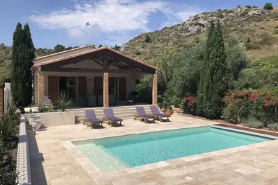 Image de Villa de luxe avec piscine privée, paisible, ancien village viticole, près de la mer