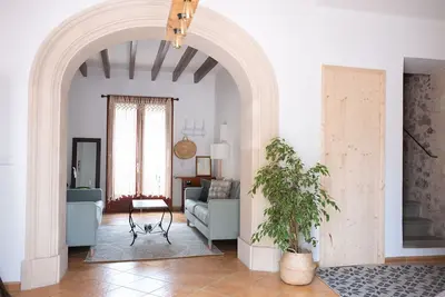 Image de Mitoyenne maison dans un village charmant méditerranéenne 3 km de la mer