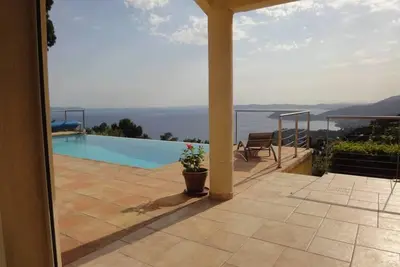 Image de -10% en mai villa avec piscine privée chauffée, vue féerique, repos, confort,