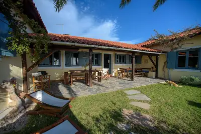 Retraite d'artiste: Belle villa tranquille avec des vues spectaculaires sur la mer