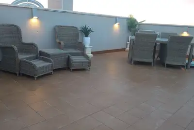 Image de Appartement penthouse fabuleux avec solarium privé et vue sur la mer