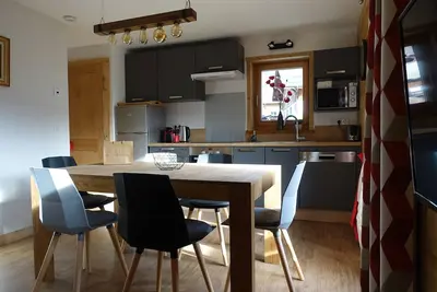 Image de Bel appartement T3 Recent 6/8 personnes dans chalet centre village