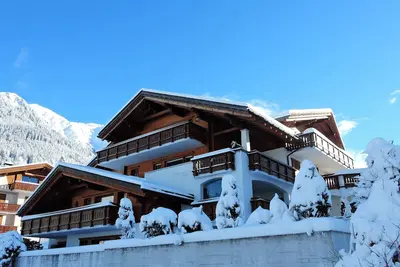 Cadre magnifique et vue depuis ce chalet familial dans le célèbre Klosters.