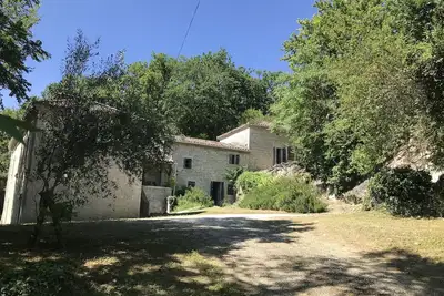 Image de Maison de campagne restaurée avec piscine et superbe vue