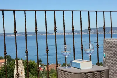 Maison à Pazo Gallego avec vue sur la mer et le jardin
