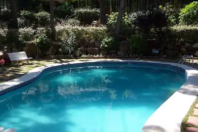 Villa avec jardin, piscine, parking, satellite, Wifi, à 10 minutes à pied de la plage