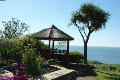Image de Studio indépendant 5 étoiles Boat House avec vue sur la mer, idéal pour les couples