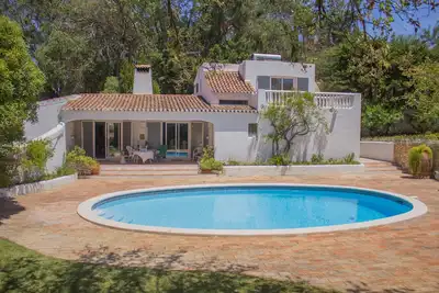 Image de Charmante Villa à Quinta da Balaia avec piscine privée