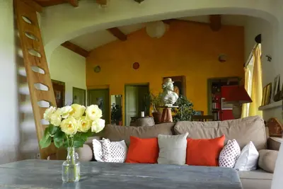 Image de Maison d'Artiste calme et colorée au coeur du Luberon