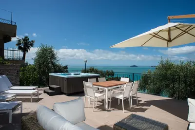 Image de Appartement de luxe dans Fiascherino avec terrasse de 50m2 et vue sur la mer