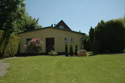 Image de Maison de vacances de 60 m² aux limites de la ville de Hambourg, dans un quartier calme, jusqu'à 4 personnes