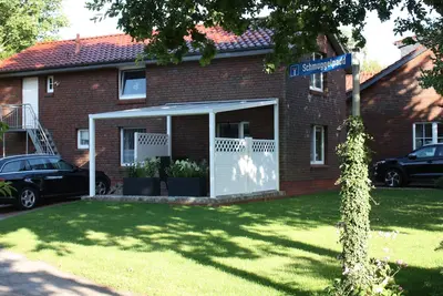 4 star house In the 'most beautiful village of the Wesermarsch' directly at the Weser estuary