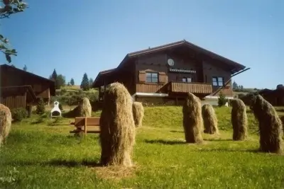 Image de Chalet dans un cadre romantique & ensoleillé avec cheminée à 1800 m d'altitude
