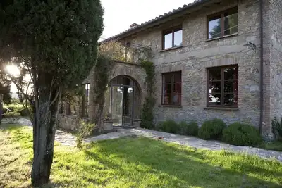 Image de Maison en pierre de style (200m²) dans un endroit fantastique dans les collines de l'Ombrie