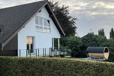Image de Nouveau! ! Spacieuse maison de vacances dans un endroit fantastique sur le parc national de l'Eifel.