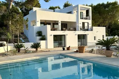 Image de Villa ultra tranquille avec vue panoramique vers la baie de Cala Bassa