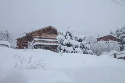Image de Chalet En Rondins Les Angles 6 A 9 Personnes 4 Etoiles Vue Lac De Matemale