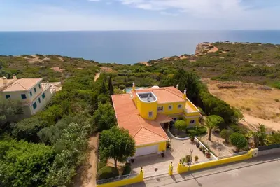 Image de Belle villa exclusive avec piscine directement sur la mer / Atlantique, WiFi