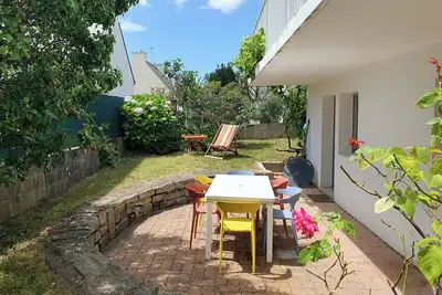 Image de Charmant appartement à 100m de la mer avec terrasse, jardin et parking privatifs