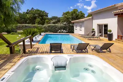Image de Villa Arca de 160m² pour 8 pers avec piscine chauffée, sécurisée et Spa