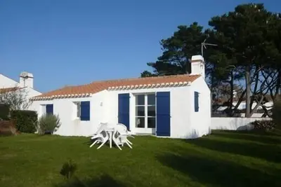 Image de Maison vendeenne   récente avec jardin entièrement clos