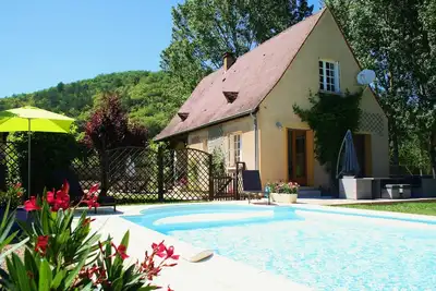 Image de Adorable maison avec piscine privée et jardin, située dans le village de Daglan
