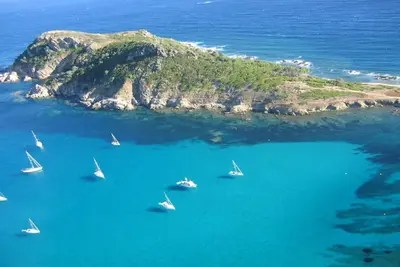Image de Bel appartement avec magnifique vue mer dans résidence de standing avec piscine.
