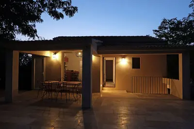 Maison et Piscine privée dans parc privé