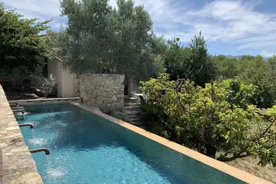Image de Maisonnette climatisée avec piscine vue dominante sur le Luberon Apt Provence