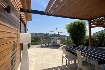 Image de Villa Contemporaine Au Calme Avec Piscine