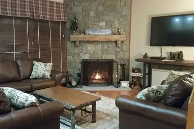 Image de Le luxe rencontre rustique: Trail Creek 2Bed / 2Bath + Loft - pour 8 personnes (Sur ski Accueil Trail)