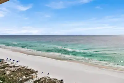 Image de Rénové en 2019 Beachfront Beach ⛵Destin Towers 141🌞🌞Perfect Beach Condo 2br / 2ba