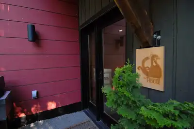 Image de Nouveau! maison d'hôtes contemporaine. L'expérience de la, cadre privé paisible.