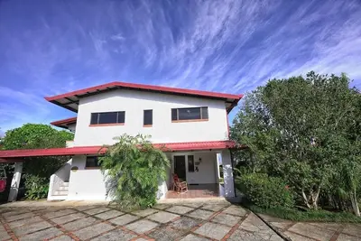 Image de Le meilleur des vues! 3/3 Condo - 20 minutes de l'aéroport!