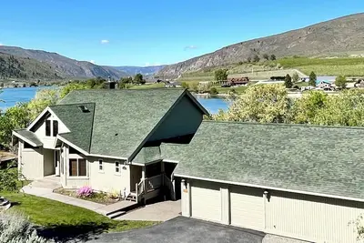 Image de Superbe front de mer de 500 pieds surbaissé à 7 minutes de Chelan!