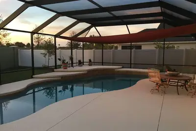 Image de Nouvelle vie de luxe en face de Brownwood Paddock Square