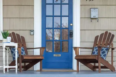 Image de Hygge Harmony passe à 10 barils, charrettes, ��tang miroir. . . Emplacement et charme!