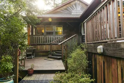 Image de Sunbursts Cottage, Mca # 1011, cadre boisé accueillant et rapproché