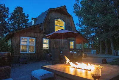 Image de The Barn, Classique Splendor dans le South Side