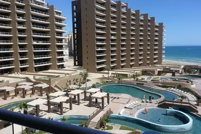 Image de Condo De Luxe Spectaculaire Avec Vue Sur L'OCÉAN; Chambre À Coucher 2 Br Plus Bonus Bunk.