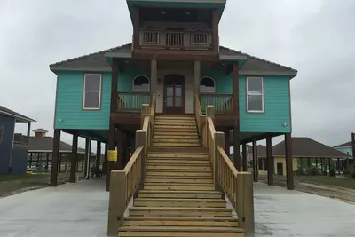 Image de Nouveau grand camp construit sur mesure sur le canal maritime de Calcasieu!